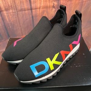 DKNY NWT Azer Slip-On Sneaker size 7